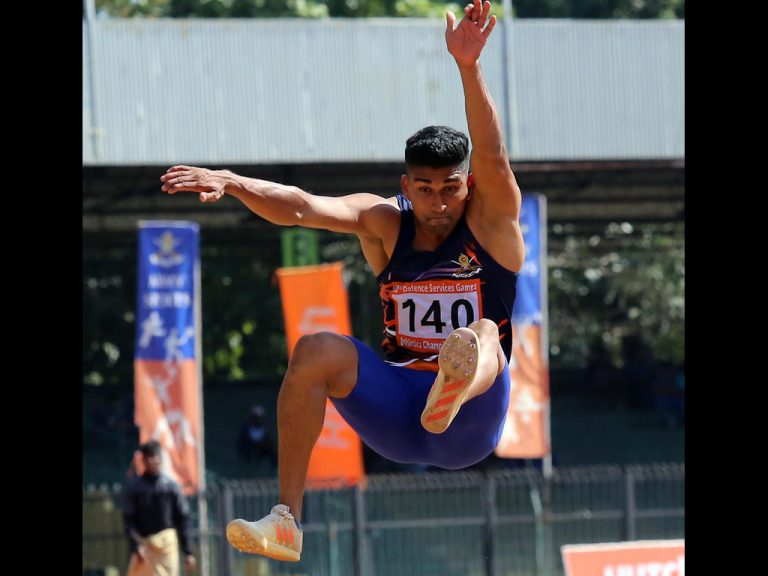 ධනුෂ්කගෙන් නැවතත් කැපී පෙනෙන දස්කමක්