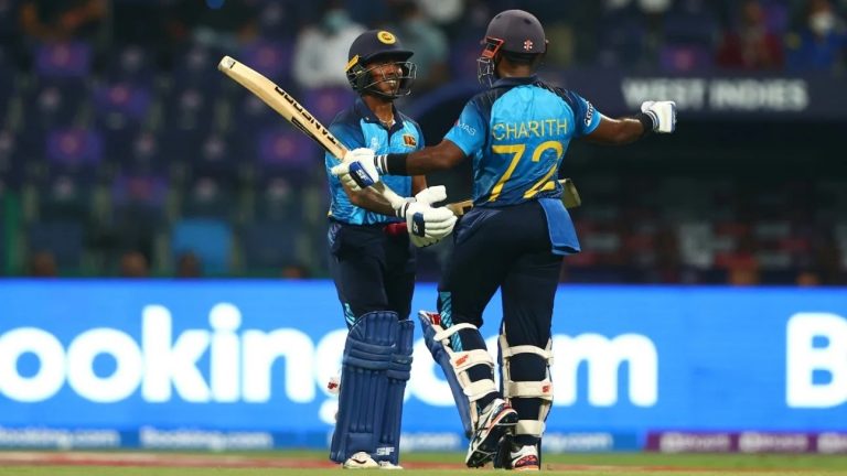 අසලංකගේ මංගල ශතකයෙන් ශ්‍රී ලංකාව හිස ඔසවයි