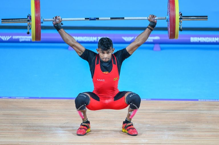පොදුරදමඩුලු පළමු පදක්කම ඩිලංකගෙන් ..