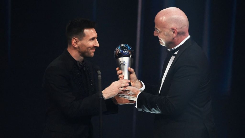 2022 වසරේ හොඳම පාපන්දු ක්‍රීඩකයා Messi!  - Lionel Messi crowned best men's player of 2022