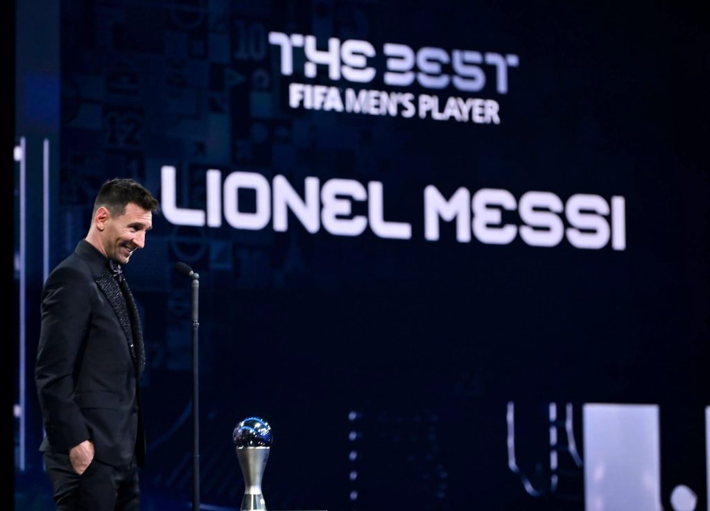 2022 වසරේ හොඳම පාපන්දු ක්‍රීඩකයා Messi!  - Lionel Messi crowned best men's player of 2022
