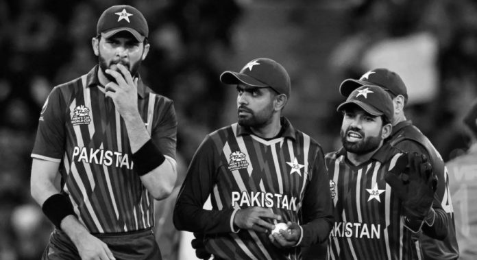 පකිස්තාන ක්‍රිකට් කන්ඩායමේ ජ්‍යෙෂ්ඨයන්ට කුඩම්මගේ සැලකිලි-Key players rested and PSL form rewarded – You can now say 'rest in peace' to the Pakistan cricket team.