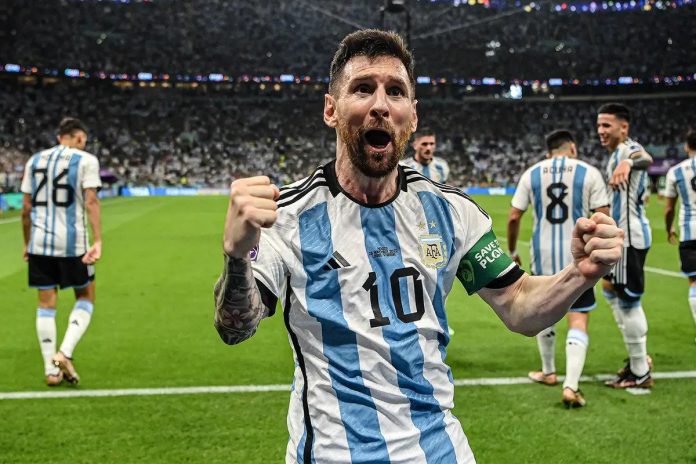 Messi තවත් කඩඉමක් පසු කරයි-Lionel Messi scores 100th international goal in Curacao romp