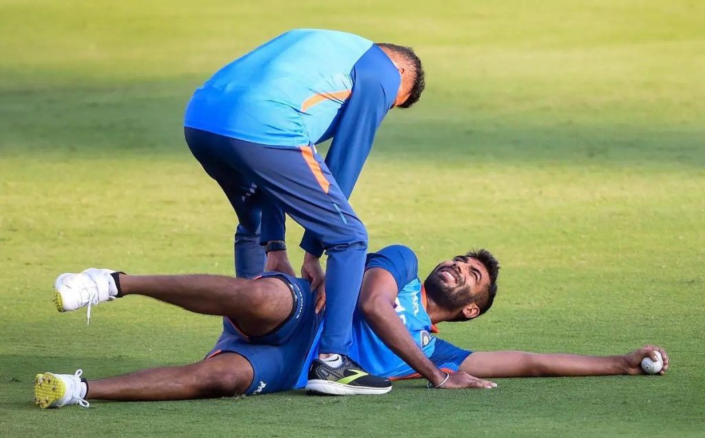 JASPRIT BUMRA ගේ වේග පන්දුවට මාස 6ක විවේකයක් - Jasprit Bumrah set to be out of action for six months after surgery in NZ.