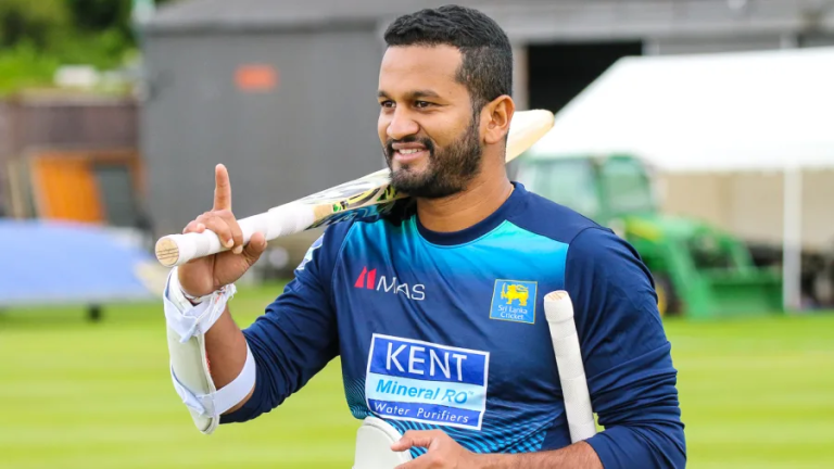 "නවසීලන්තය එක්ක තරග දෙකම ජය අරගෙන ලෝක ටෙස්ට් ශූරතාවලියේ අවසන් මහා තරඟය ක්‍රීඩා කරන්නයි බලාපොරොත්තුව-දිමුත් කරුනාරත්න hopes to win both matches against New Zealand and play the final of the WTC2023-Dimuth Karunaratne
