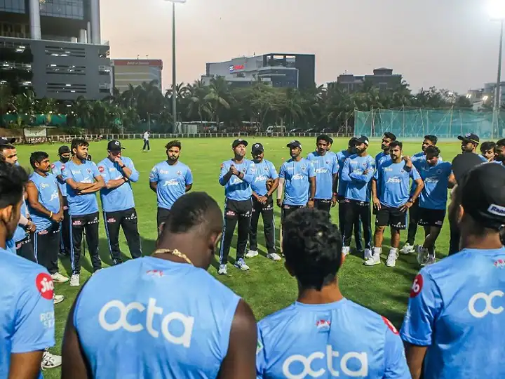 IPL ඉතිහාසයේ දැවැන්තම හොරකමක්! Delhi Capitals’ Players Lose Bats And Other Equipment During Transportation.