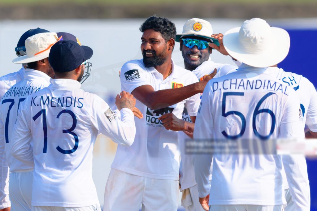ශ්‍රී ලංකා ටෙස්ට් ක්‍රිකට් ඉතිහාසයේ දැවැන්තම ජයග්‍රහණයට - Sri Lanka wipe out wilting Ireland in first Test .