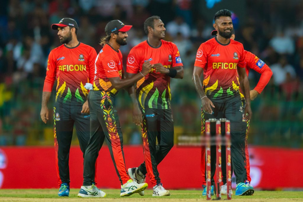 COLOMBO STRIKERS නුවරට තරු පෙන්වයි - Colombo Strikers clinch thriller to keep Playoff chances alive