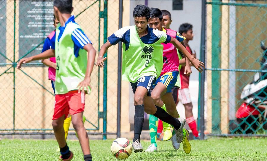 කණ්ඩායම් 16 සටන් වදින කොළඹ ලීග් 19න් පහළ තරගාවලිය-The Colombo League under 19 tournament where 16 teams will compete
