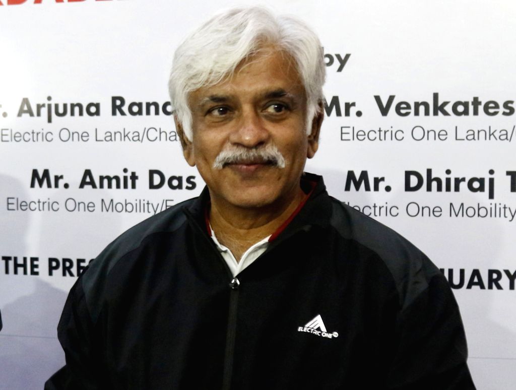 දසුන්ට දැන් කුඩම්මගෙ සැලකිලි-අර්ජුන රණතුන්ග කියයි-Arjuna Ranatunga talks about former captain Dasun.