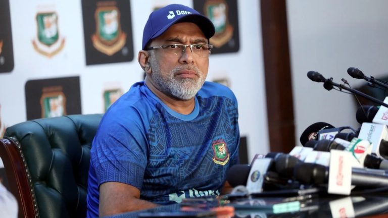 BPL ප්‍රමිතියක් නෑ කියූ හතුරුසිංහට BCC බාල්දියක් පෙරළෙයි.- 'Bangladesh doesn't have a proper T20 tournament' :Hathurusinghe