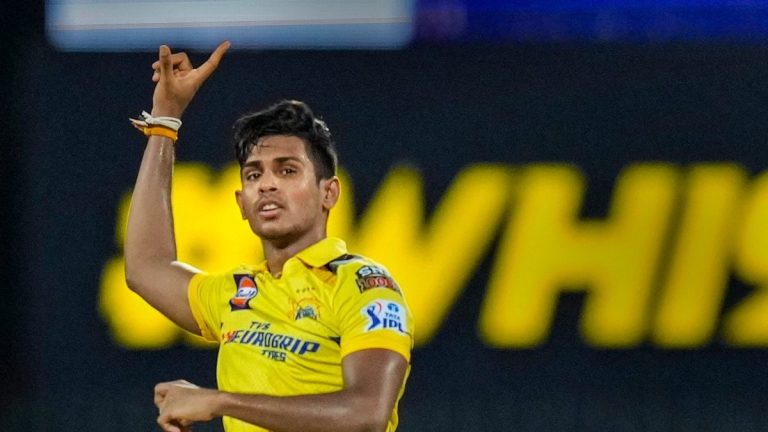 ඉන්දියාවේ ජනප්‍රියතම ක්‍රීඩා රන් සන්නාමය මතීෂ පතිරණට- "Matheesha Pathirana Wins Coveted Award at India's Behindwoods Gold Icon 2024"