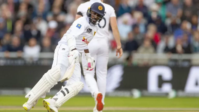 වසර 41ක වාර්තාවක් වසර 21කට පසුව බිඳ දැමූ “මිලාන්”- A magnificent half-century from Milan Rathnayake helped the debutant break a 41-year Test record.