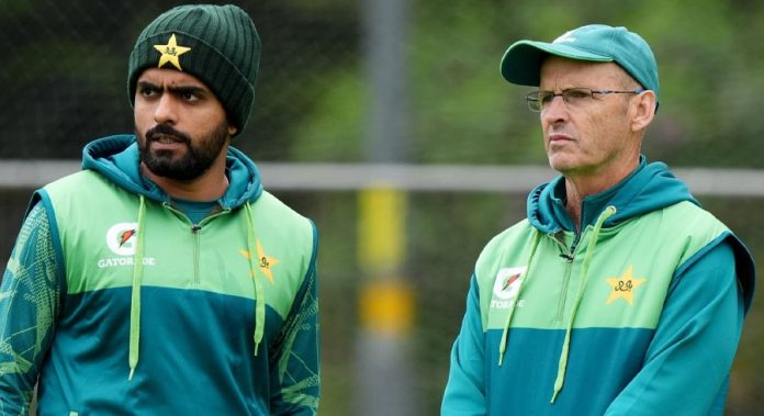 මතභේදාත්මක ගැටීමකින් පසු පාකි­ස්තාන පුහු­ණු­කරු ගැරී කර්ස්ටන් ඉල්ලා අස්වෙයි-Pakistan Cricket Coach Gary Kirsten Steps Down Amid Controversy"