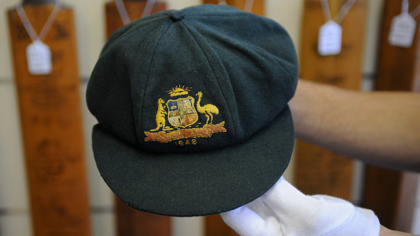 බ්‍රැඩ්මන්ගේ තොප්පිය රු. කෝටි 14ක්-Bradman’s famous ‘baggy green’ up for auction