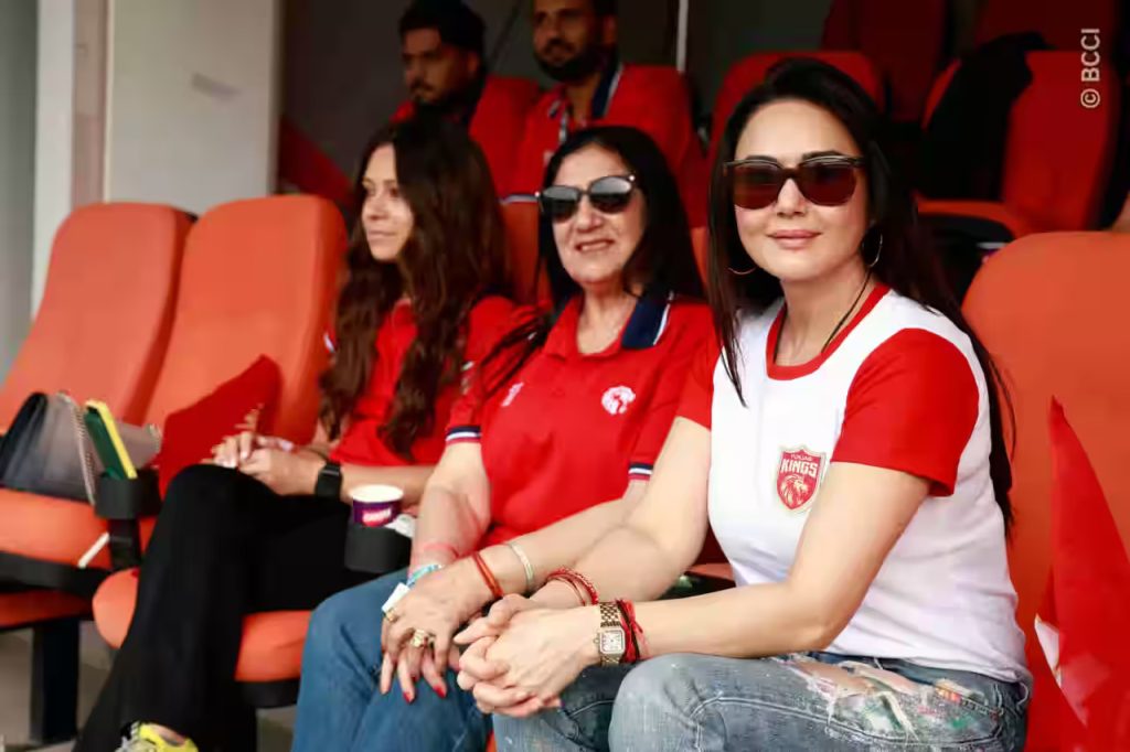 IPL 2025: කෝහ්ලිගේ 18 වසරක සිහිනය සැබෑකරමින් RCB කණ්ඩායම පළමු වරට IPL ශූරතාව දිනා ගනී-Kohli and RCB are finally IPL champions