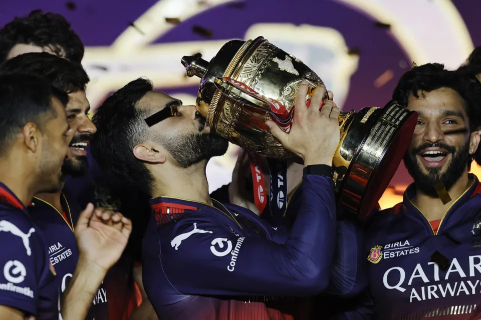 IPL 2025: කෝහ්ලිගේ 18 වසරක සිහිනය සැබෑකරමින් RCB කණ්ඩායම පළමු වරට IPL ශූරතාව දිනා ගනී-Kohli and RCB are finally IPL champions