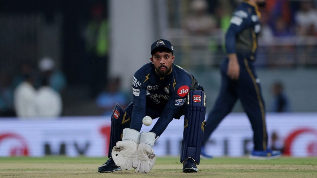 කුසල් මෙන්ඩිස් PSL හැර දමා IPL 2025 සඳහා ගුජරාට් ටයිටන්ස් සමග එක්වේ!