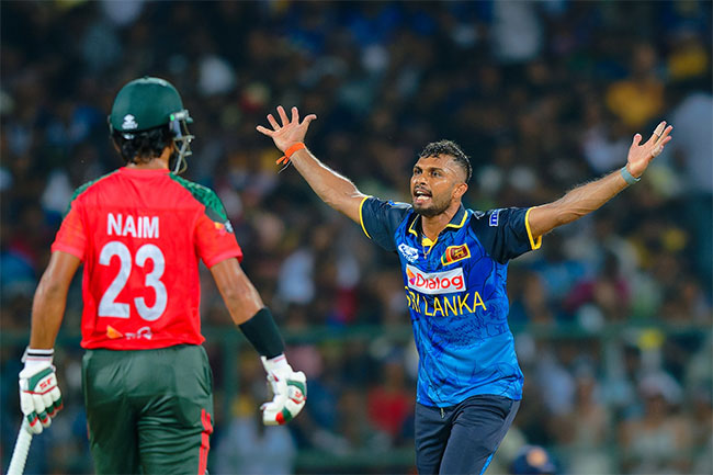 බංග්ලාදේශය හමුවේ ශ්‍රී ලංකාව පළමු සුපිරි 4 වටයේ පරාජයට පත්විය.