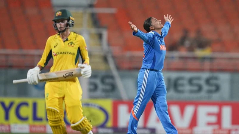 ICC තරග නීති කඩකල ඉන්දීය කාන්තාවන්ට දඩ!