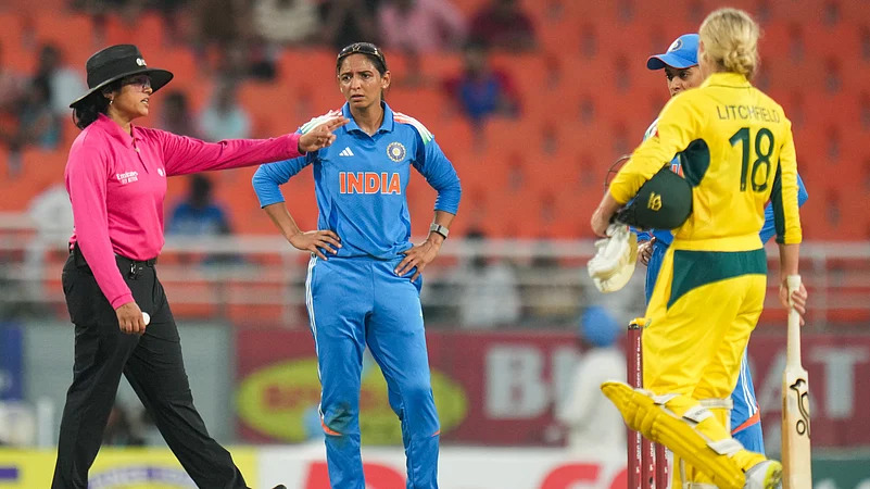 ICC තරග නීති කඩකල ඉන්දීය කාන්තාවන්ට දඩ!