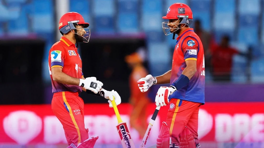 ILT20 නව තරග වාරයේදී ඩුබායි කණ්ඩායමේ නායකත්වය දසුන් ශානකට!