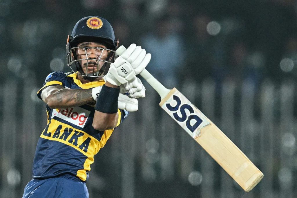 රාවල්පින්ඩි හි තියුණු සටනකින් පසු ශ්රී ලංකාව පරාජය කිරීමට පාකිස්තානය සමත් විය.