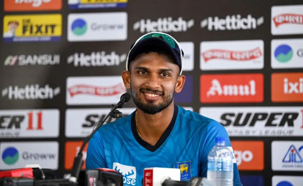 ILT20 නව තරග වාරයේදී ඩුබායි කණ්ඩායමේ නායකත්වය දසුන් ශානකට!