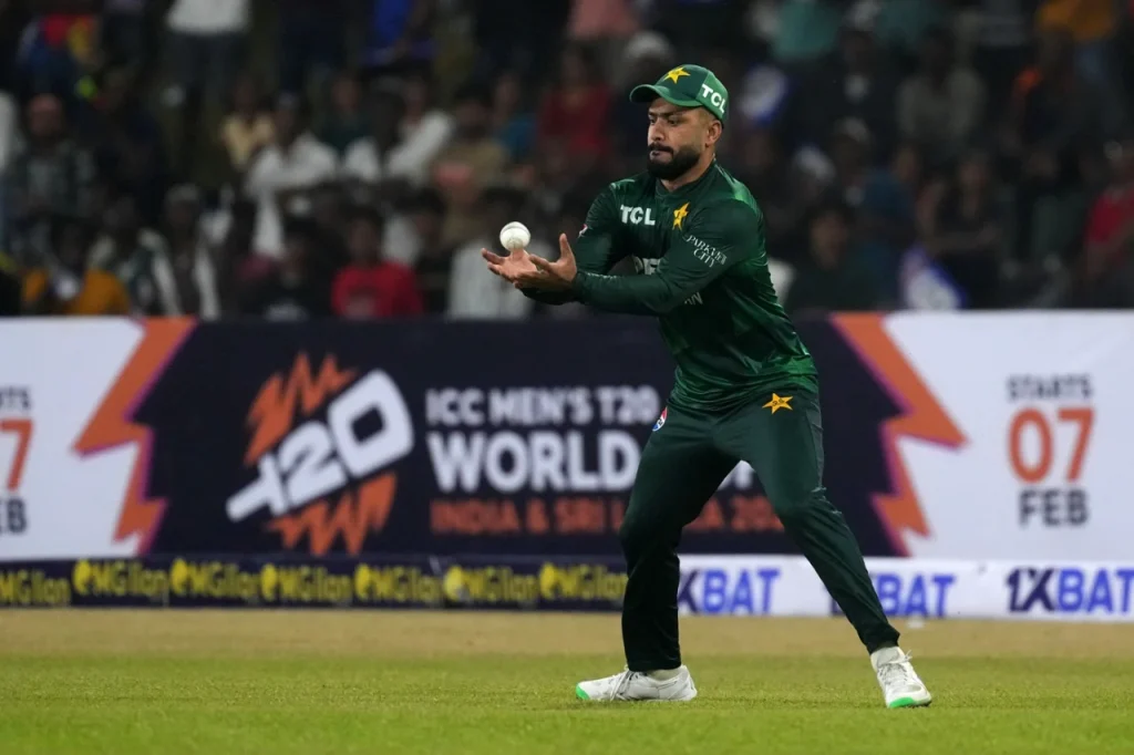 පන්දු යවන්නන්ගේ සහයෙන් පාකිස්තානය ශ්‍රී ලංකාවට එරෙහිව 1-0ක් ලෙස පෙරමුණ ගනී!