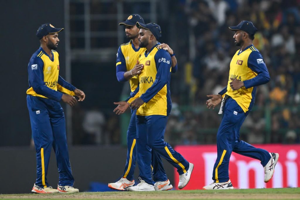 වනිඳු හසරංග T20 ලෝක කුසලානයෙන් ඉවතට!